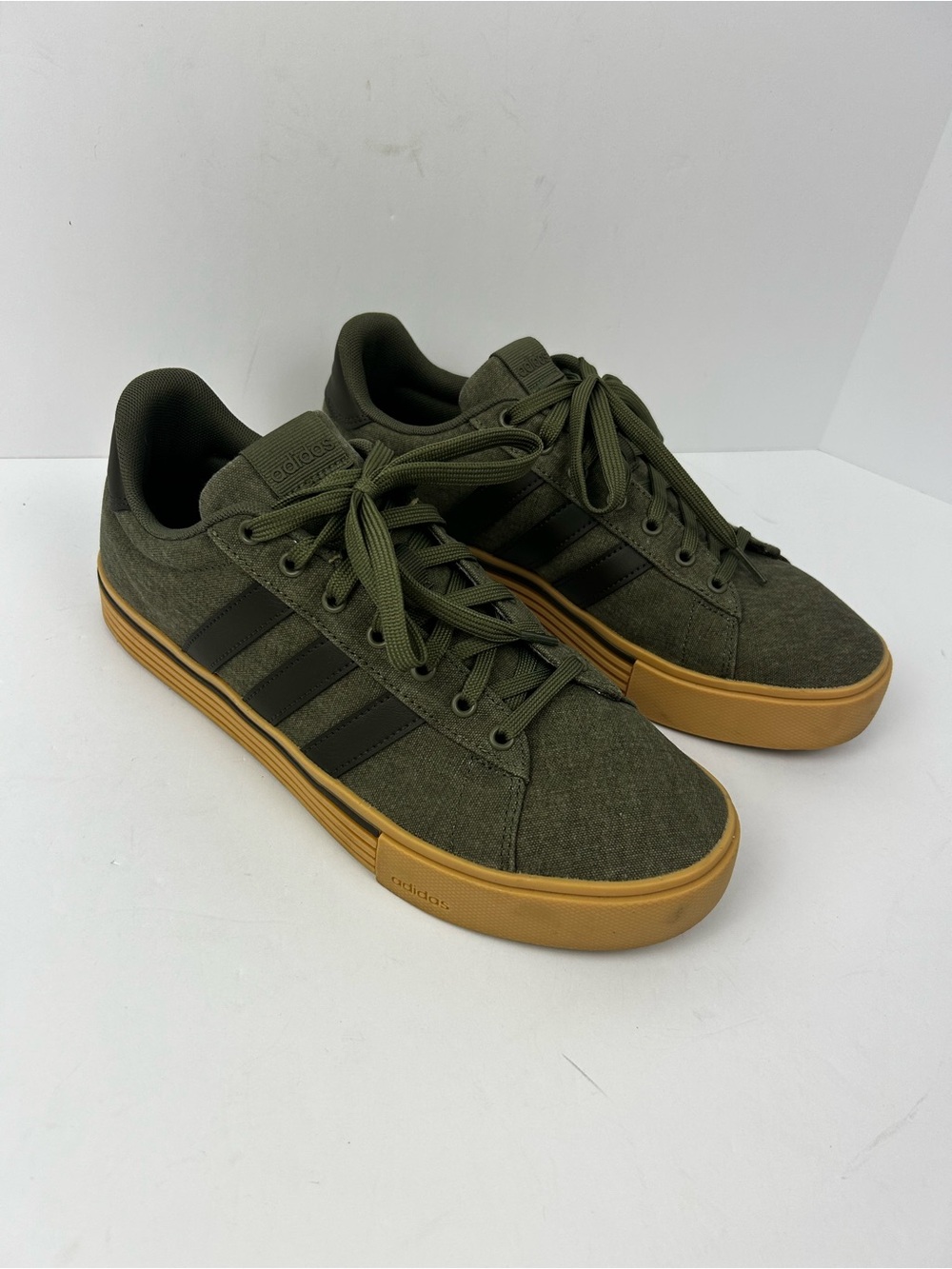 Adidas Olive Green Strata Low-Top Sneakers with Gum Sole Sz 10.5 Unisex